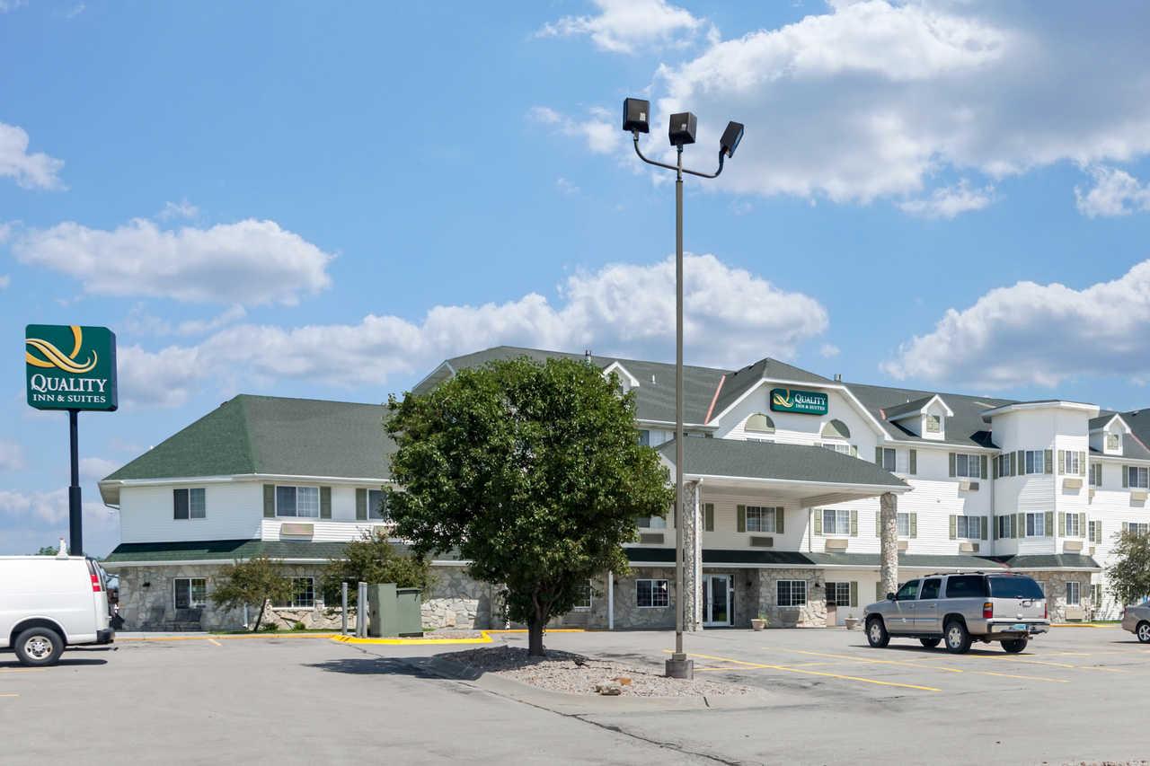 Quality Inn & Suites Arbor Esterno foto