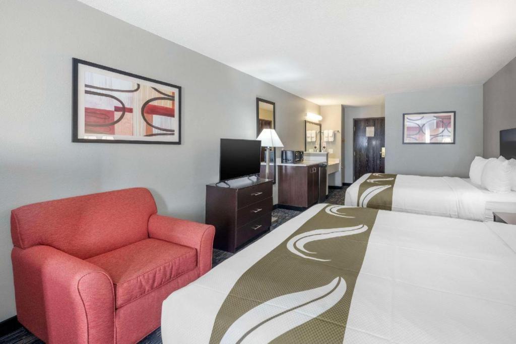 Quality Inn & Suites Arbor Esterno foto