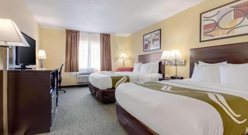 Quality Inn & Suites Arbor Esterno foto