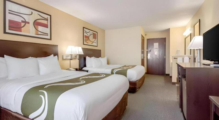 Quality Inn & Suites Arbor Esterno foto